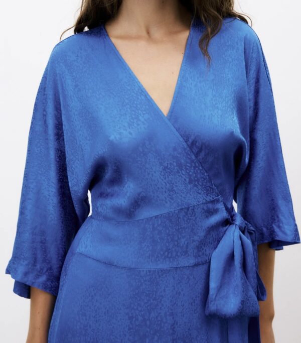 Robe Illona (Bleu Azur) de FRNCH – Image 4