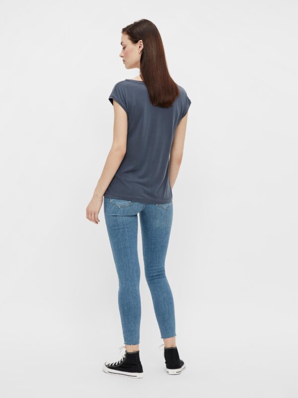 T-shirt PCKAMALA (Ombre blue) de PIECES. – Image 4